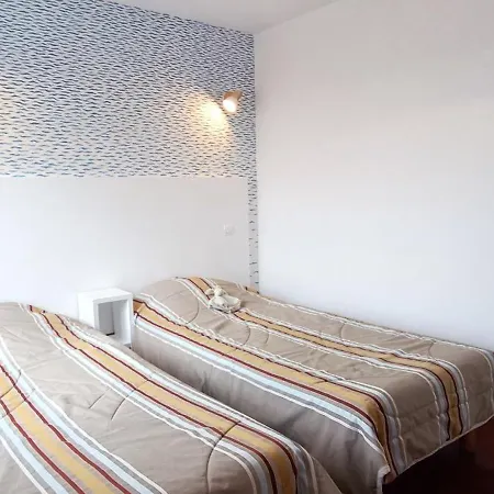 Apartment Avec Parking Prive Et Piscine Commune
